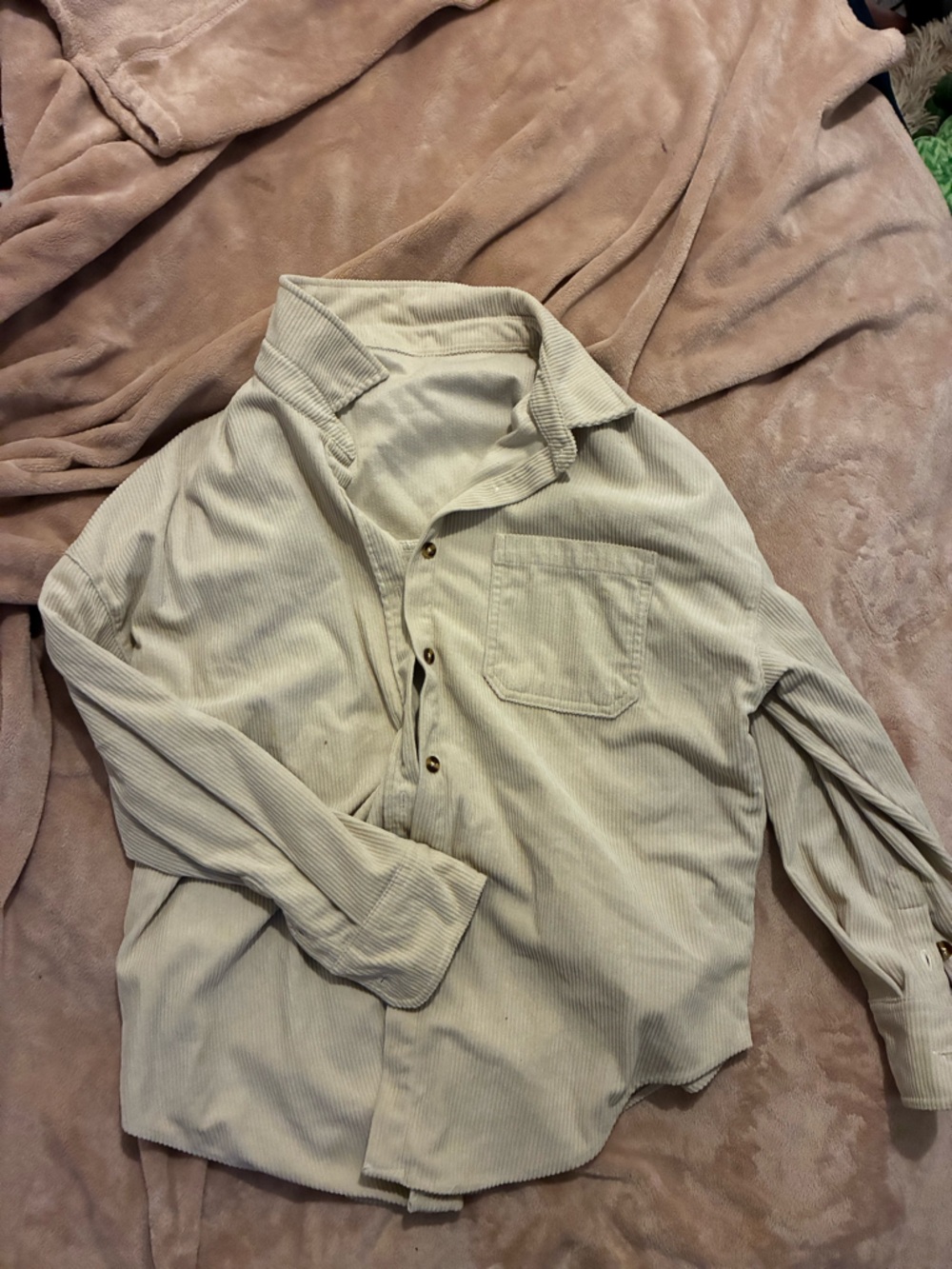 💰5/$10 Casual Button-Up Shirt in Light Beige
